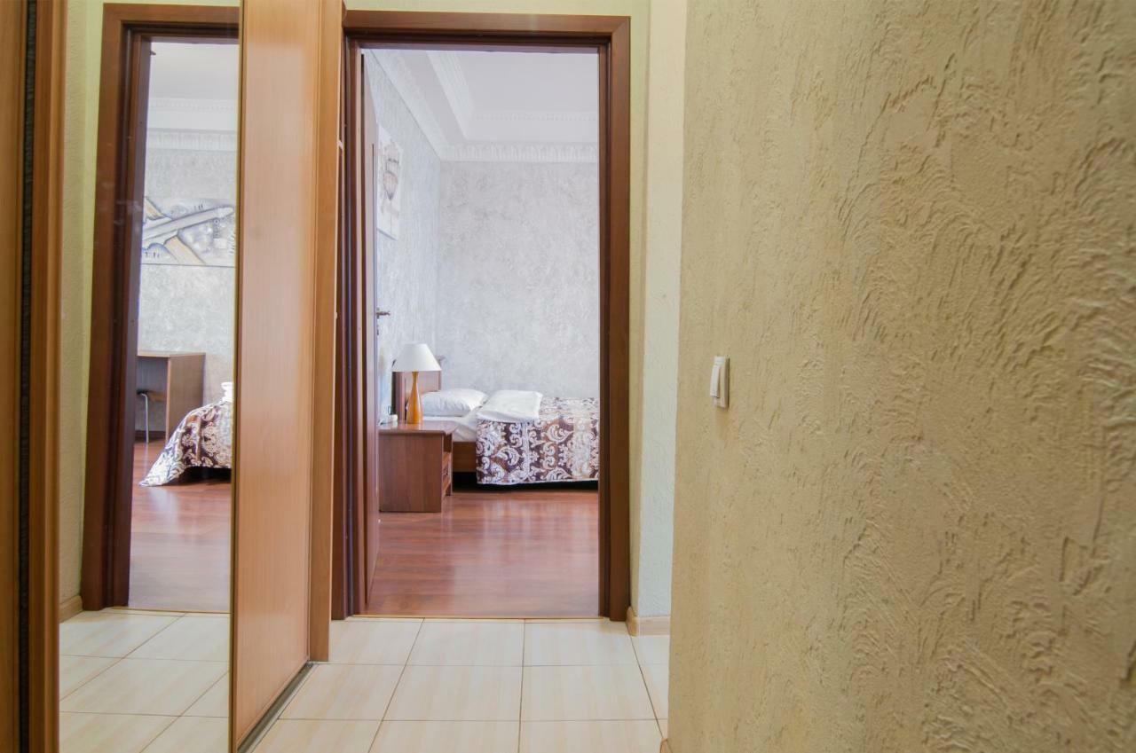 Home Hotel Apartments On Khreshchatyk Area Kiev Exterior foto